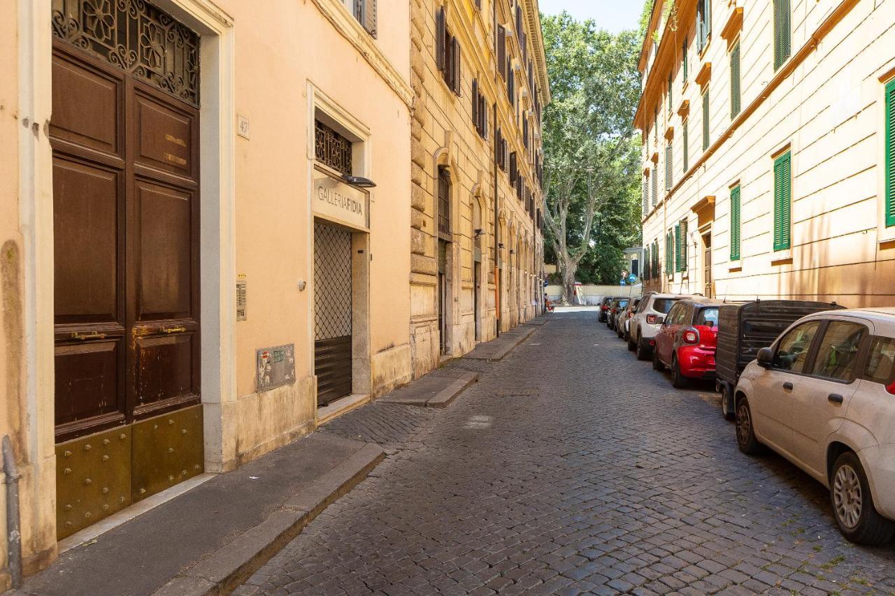 Lovely New Attic, Piazza Del Popolo! روما المظهر الخارجي الصورة